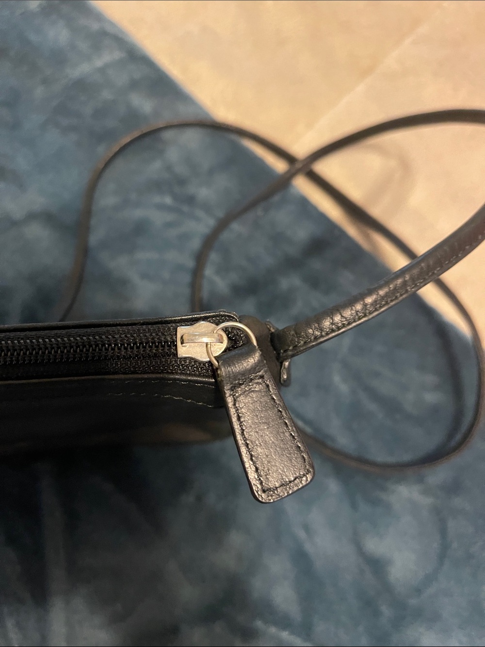 Fossil Black Leather Crossbody Bag - Picture 12 of 16